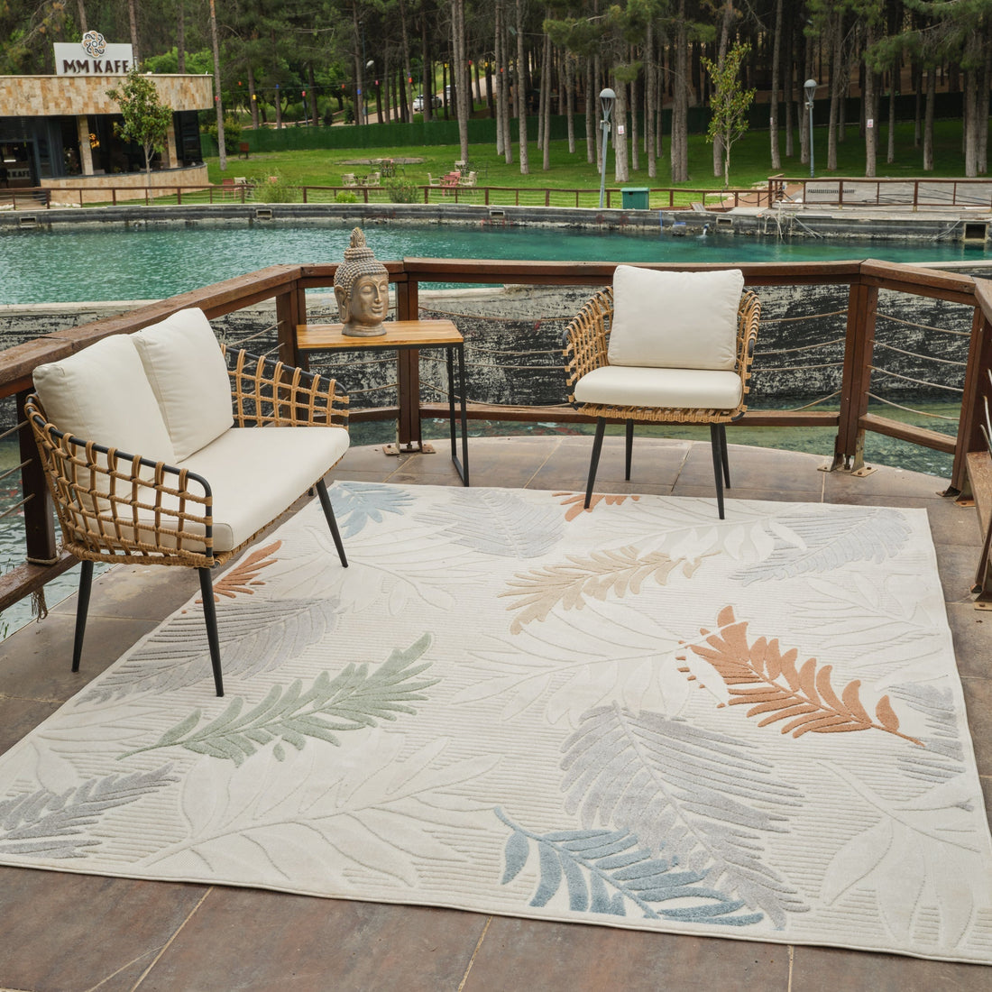 Colorful Outdoor Rugs for Garden