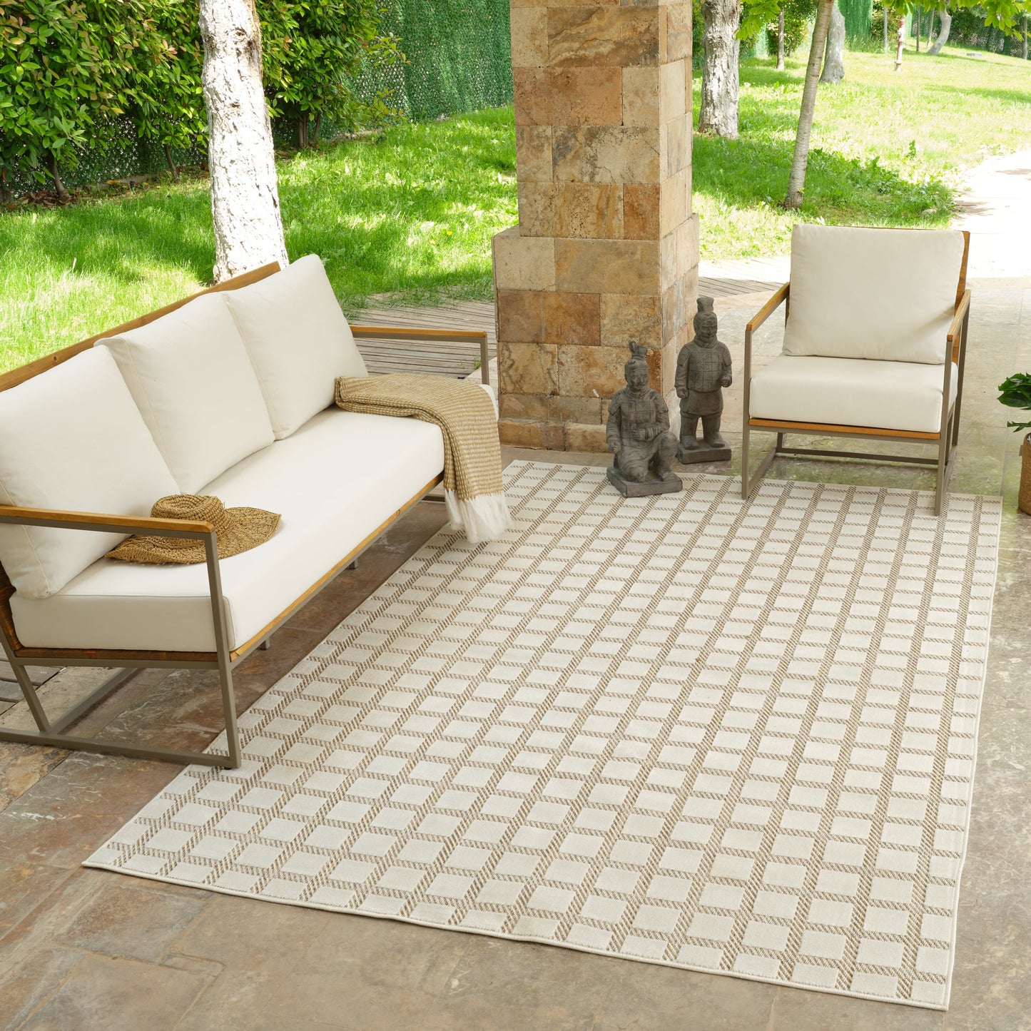 Tapis beige moderne à carreaux Maise