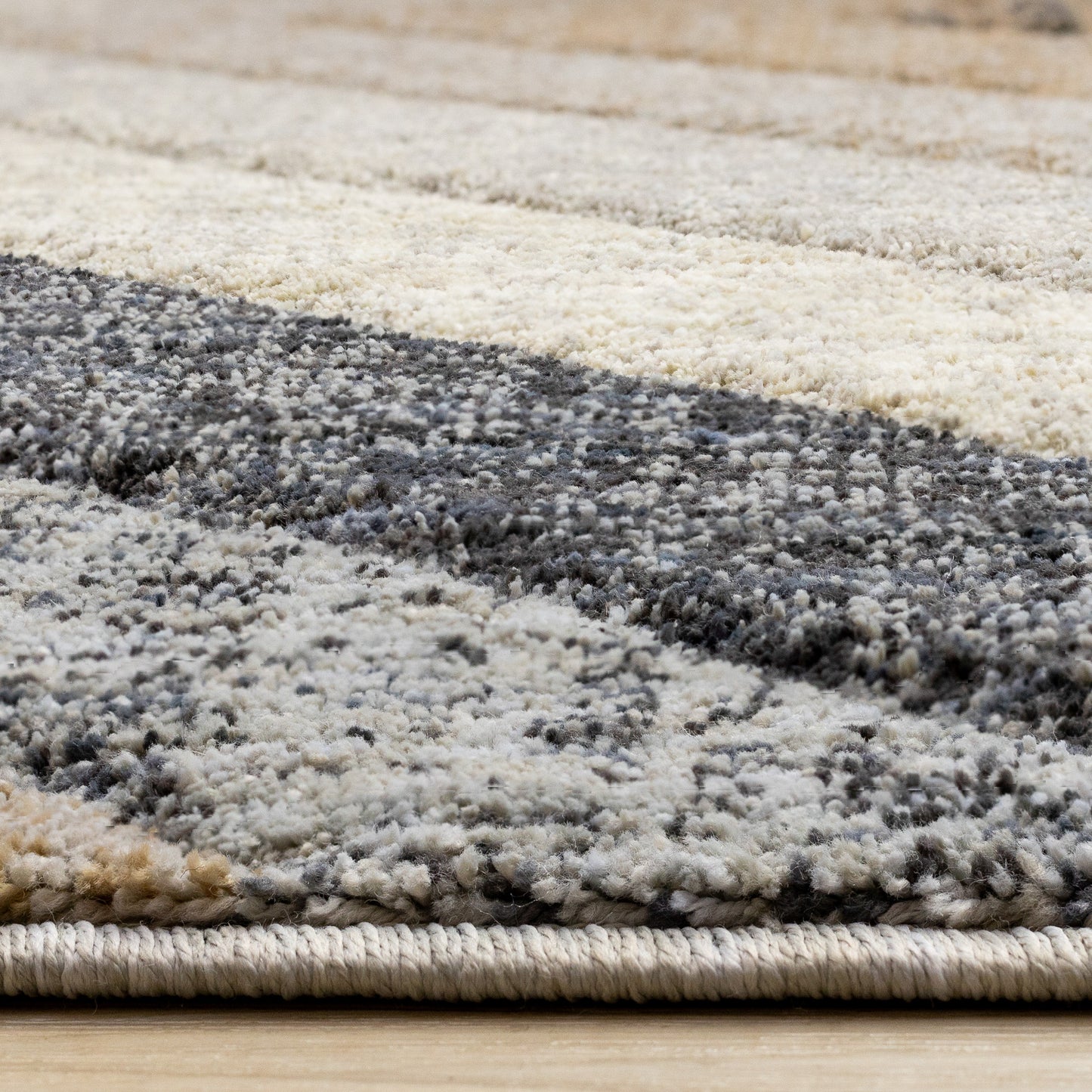 Tapis géométrique gris contemporain