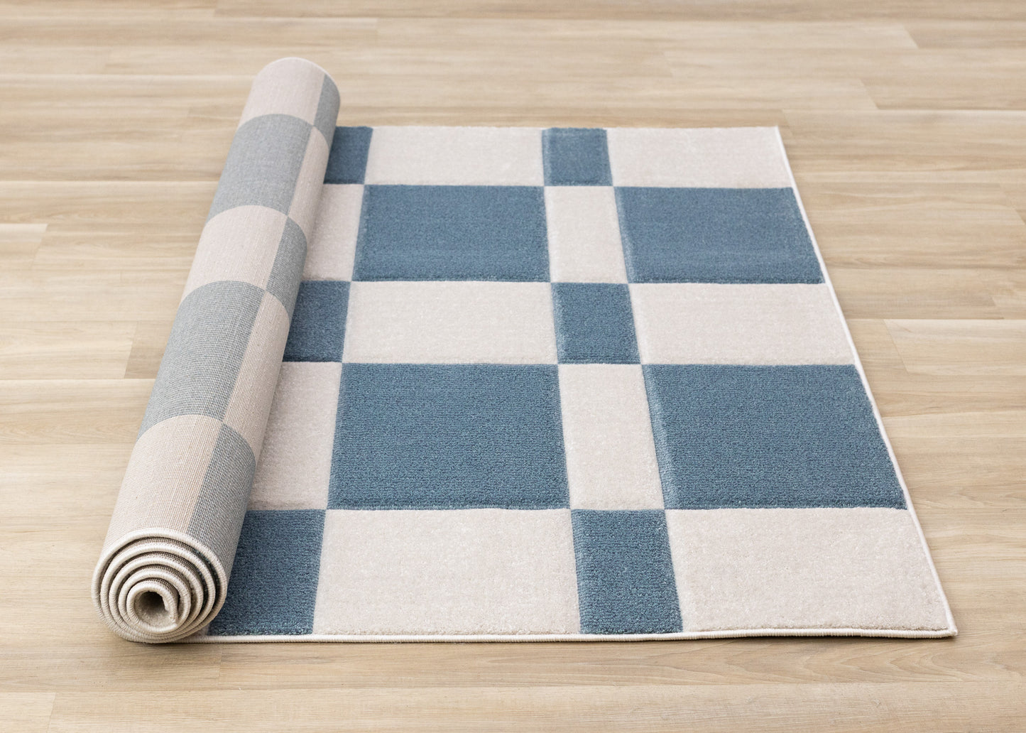 Alfombra geométrica azul artística
