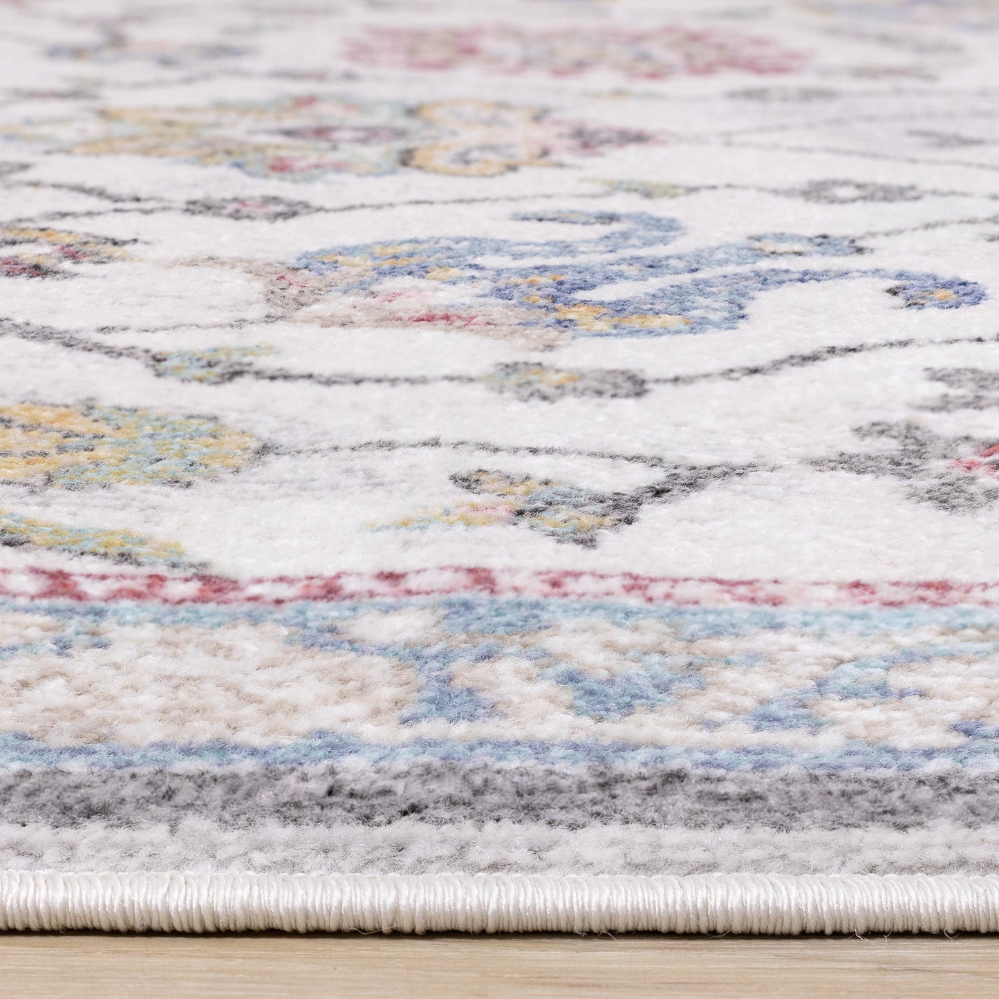 Classic Traditional Classic Cream Area Rug