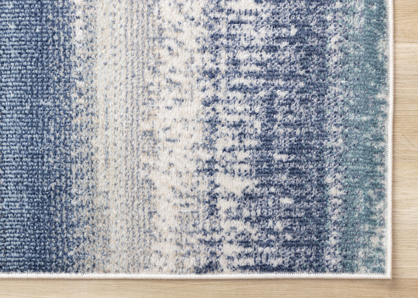 Alfombra contemporánea azul desgastada