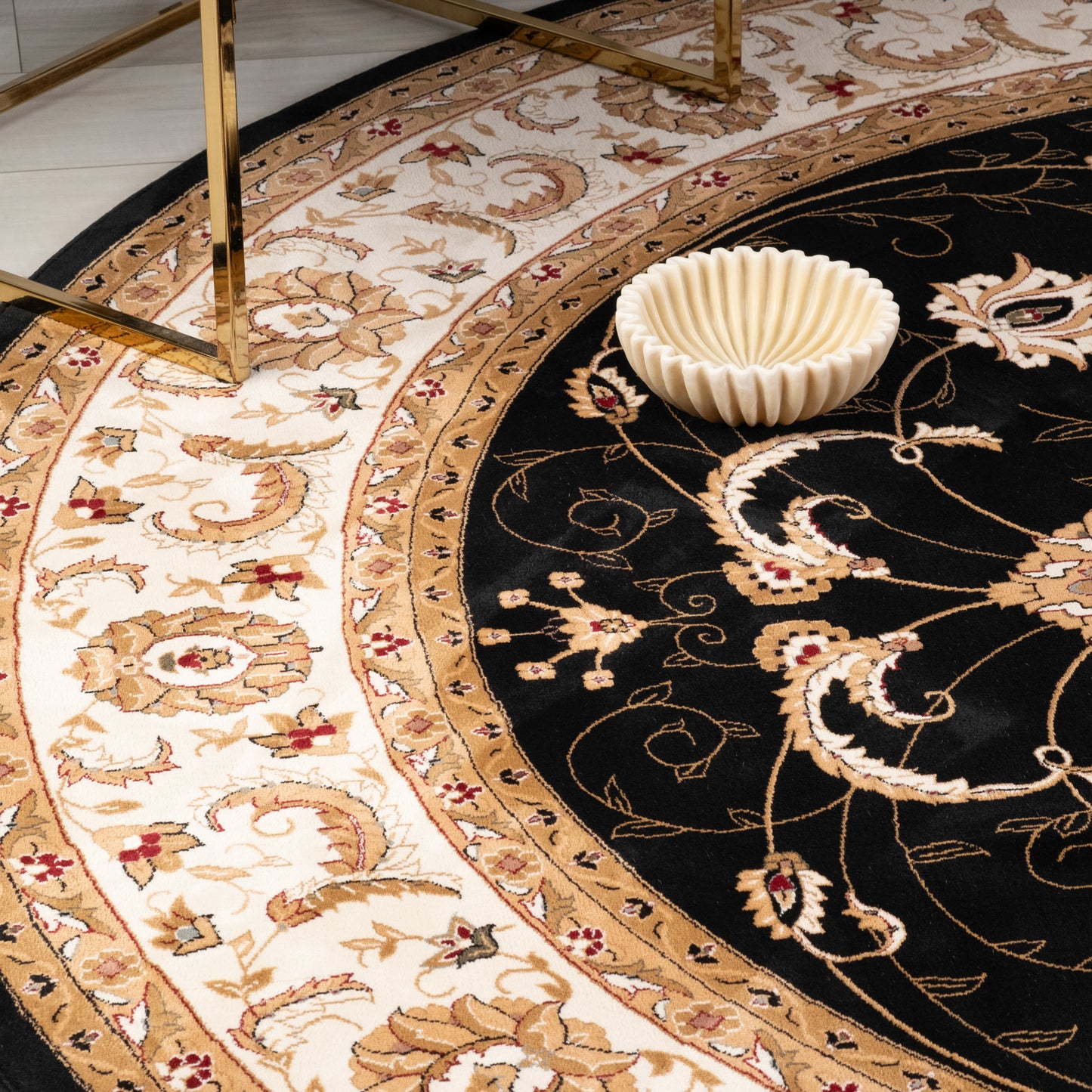 Tapis noir traditionnel persan majestueux