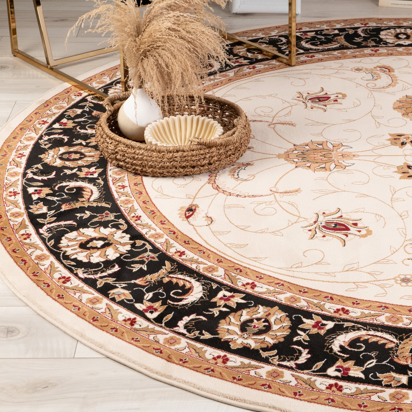 Tapis persan traditionnel beige majestueux