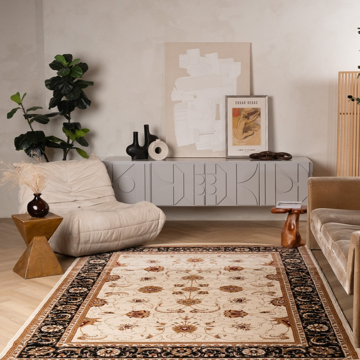 Tapis persan traditionnel beige majestueux