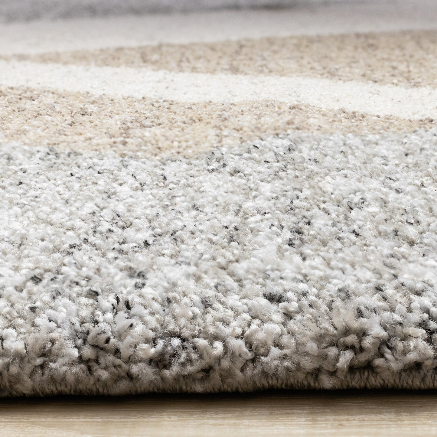 Alfombra geométrica contemporánea gris