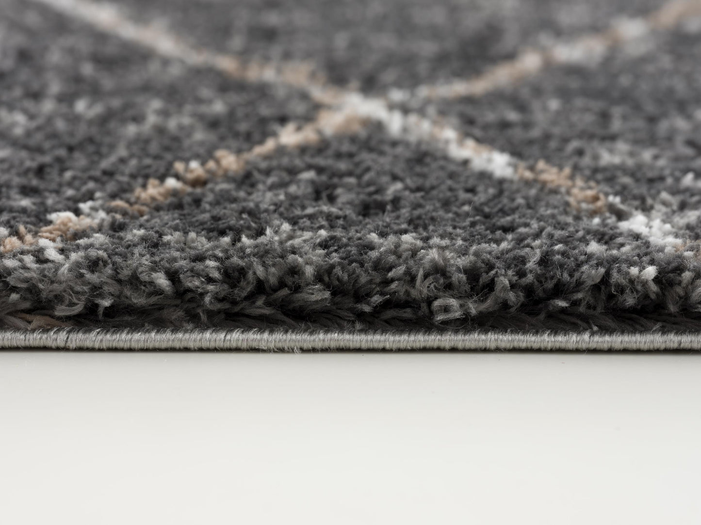 Alfombra peluda geométrica retro gris