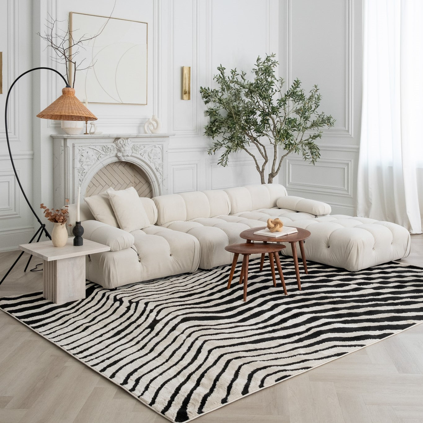 Alfombra Domus con estampado de cebra moderna en blanco y negro