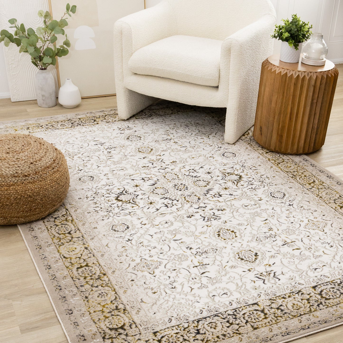 Traditional Border Elegant Cream Area Rug