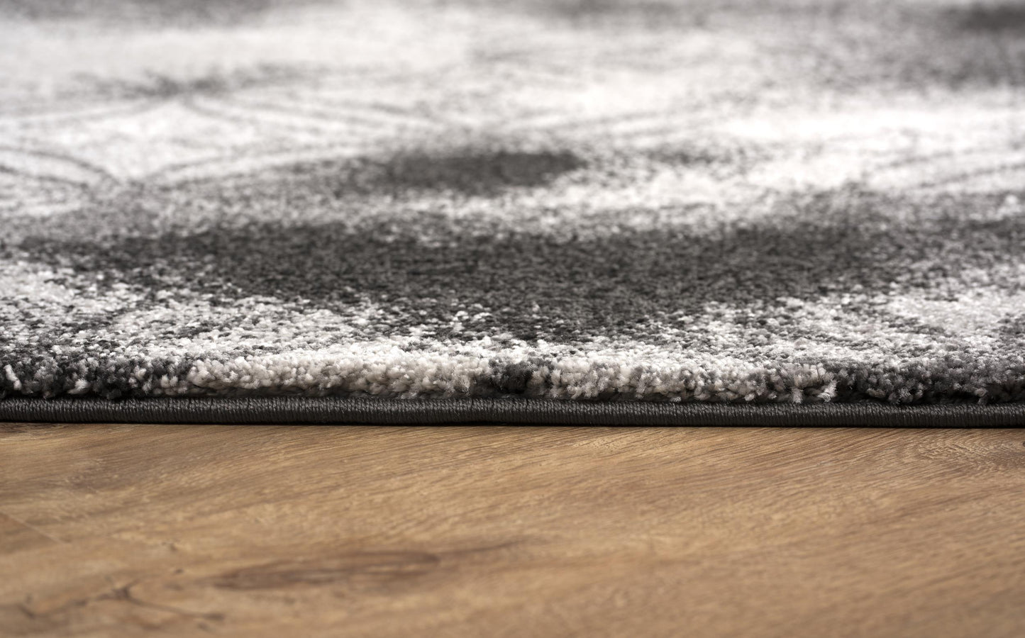 Tapis noir contemporain scandinave en peluche de Nouvelle-Zélande