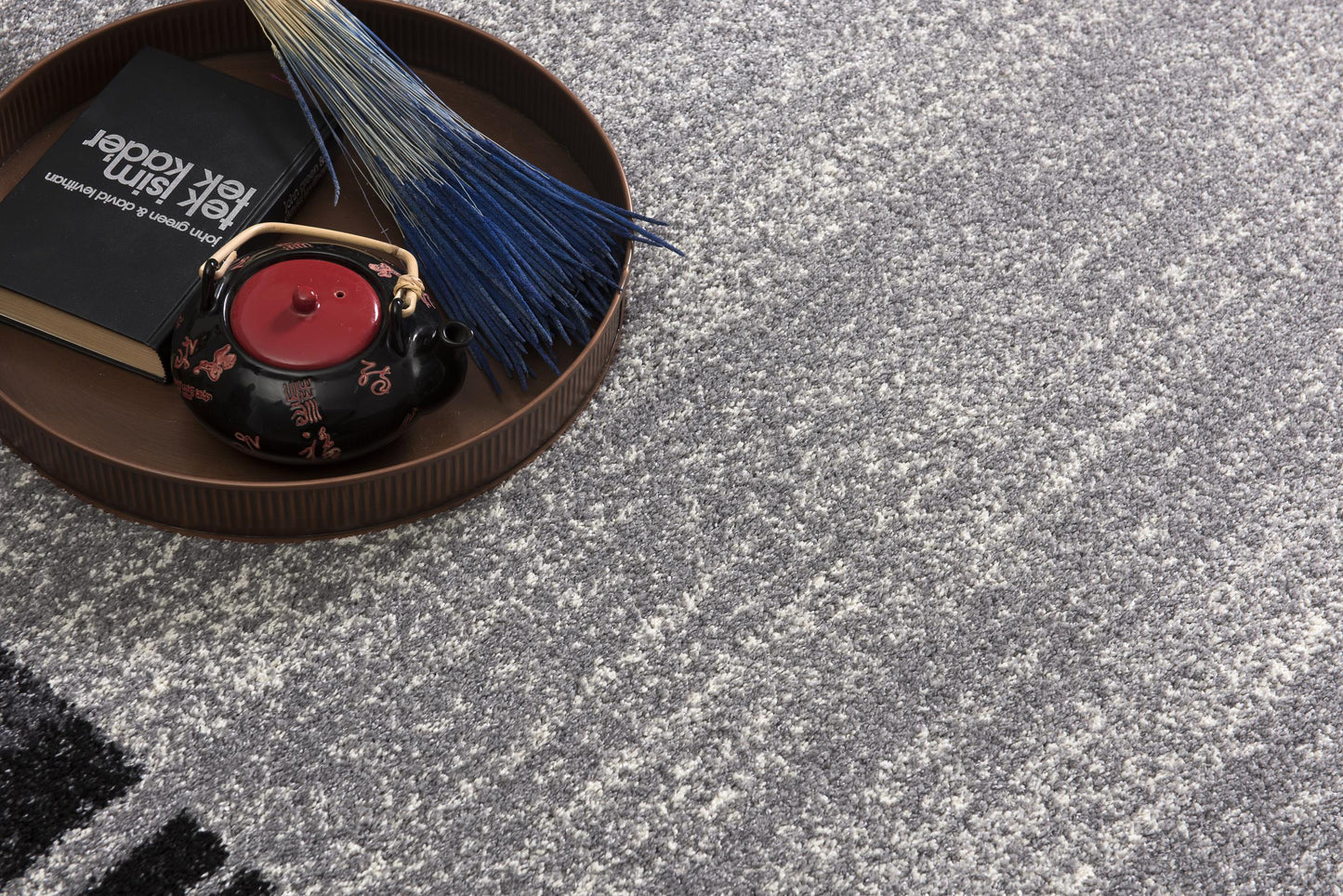 Wasl Geometric Contemporary Grey and Black Indoor Rug