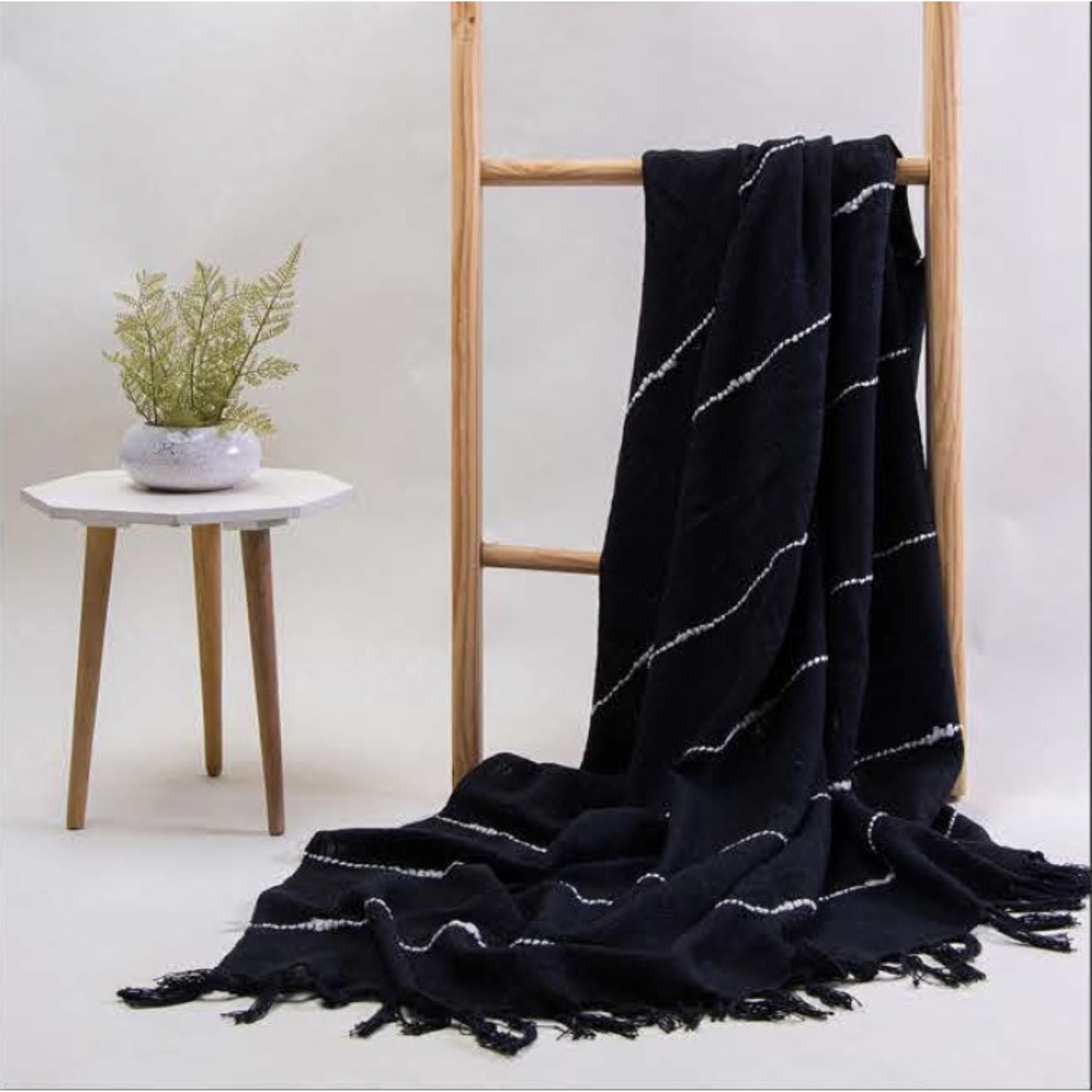 Decorative Throw Black & White