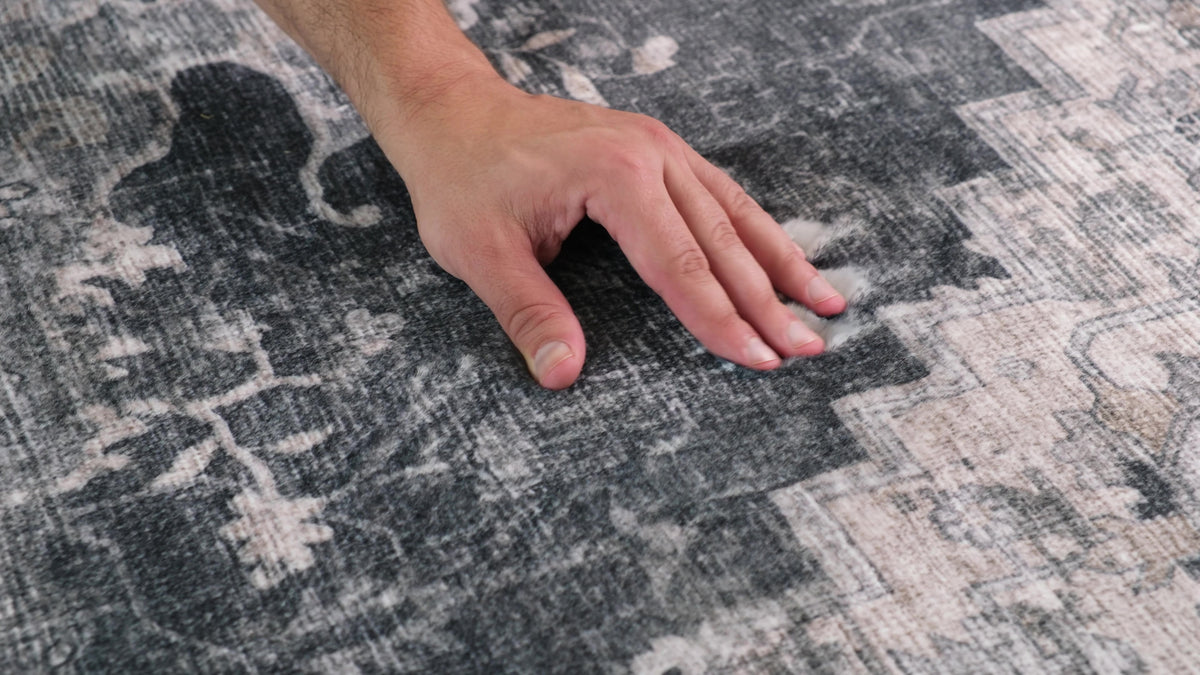 Zarin Oriental Traditional Black and Grey Indoor Rug