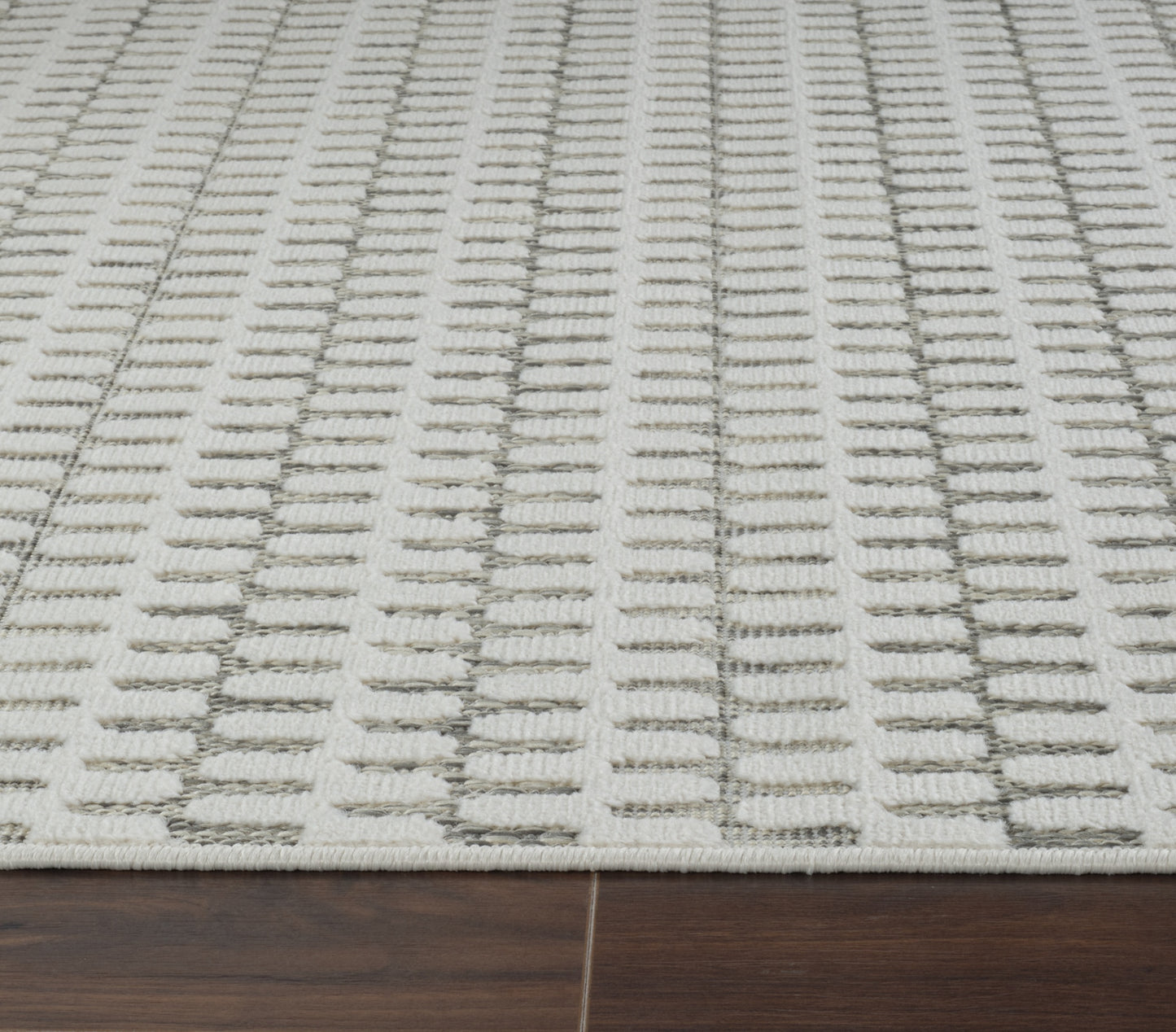 Safi Geometric Contemporary Cream and Beige Indoor Rug