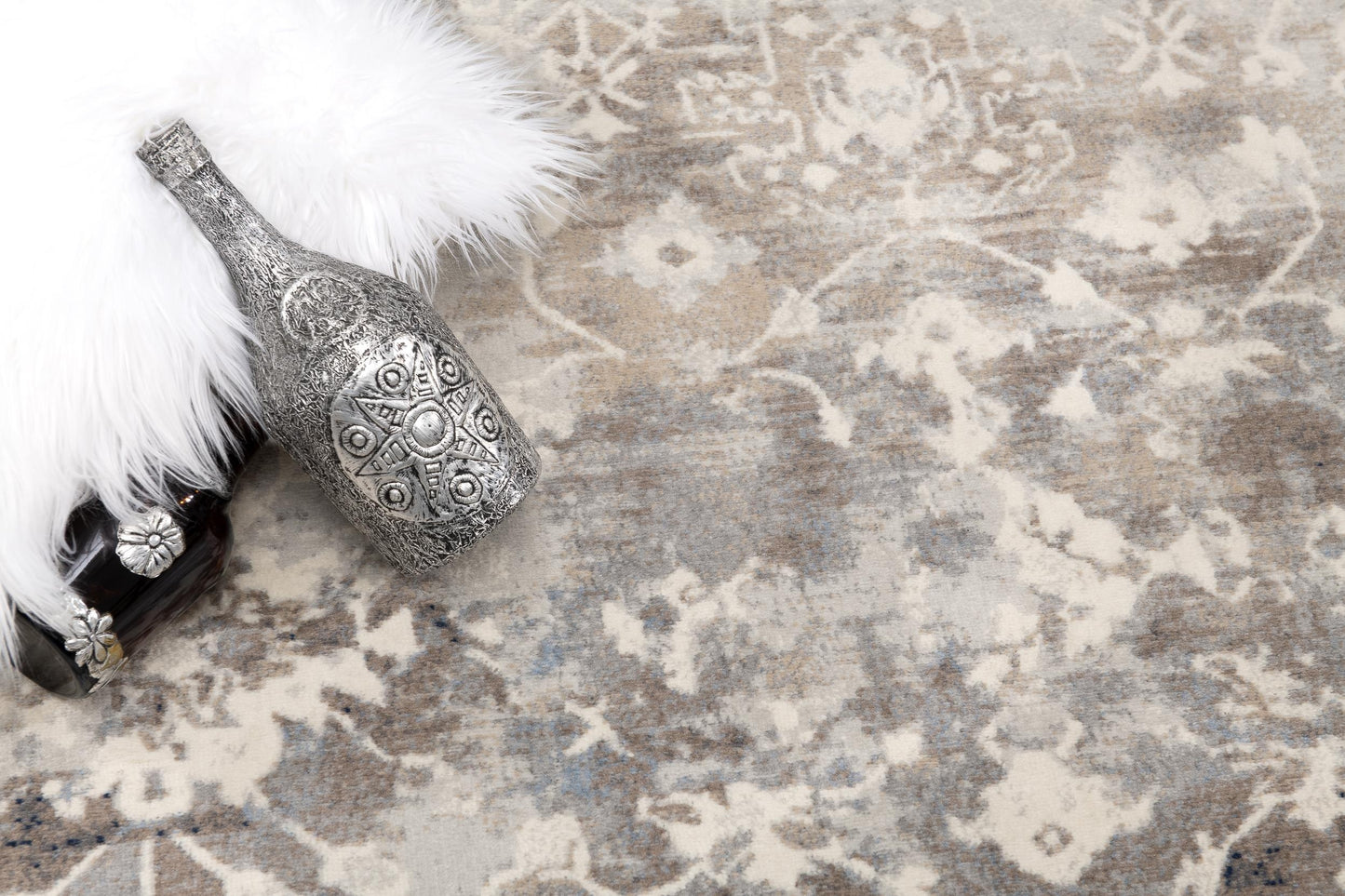 Sahir Oriental Contemporary Blue Indoor Rug