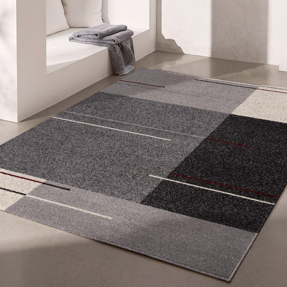 Tarin Geometric Contemporary Grey and Black Indoor Rug