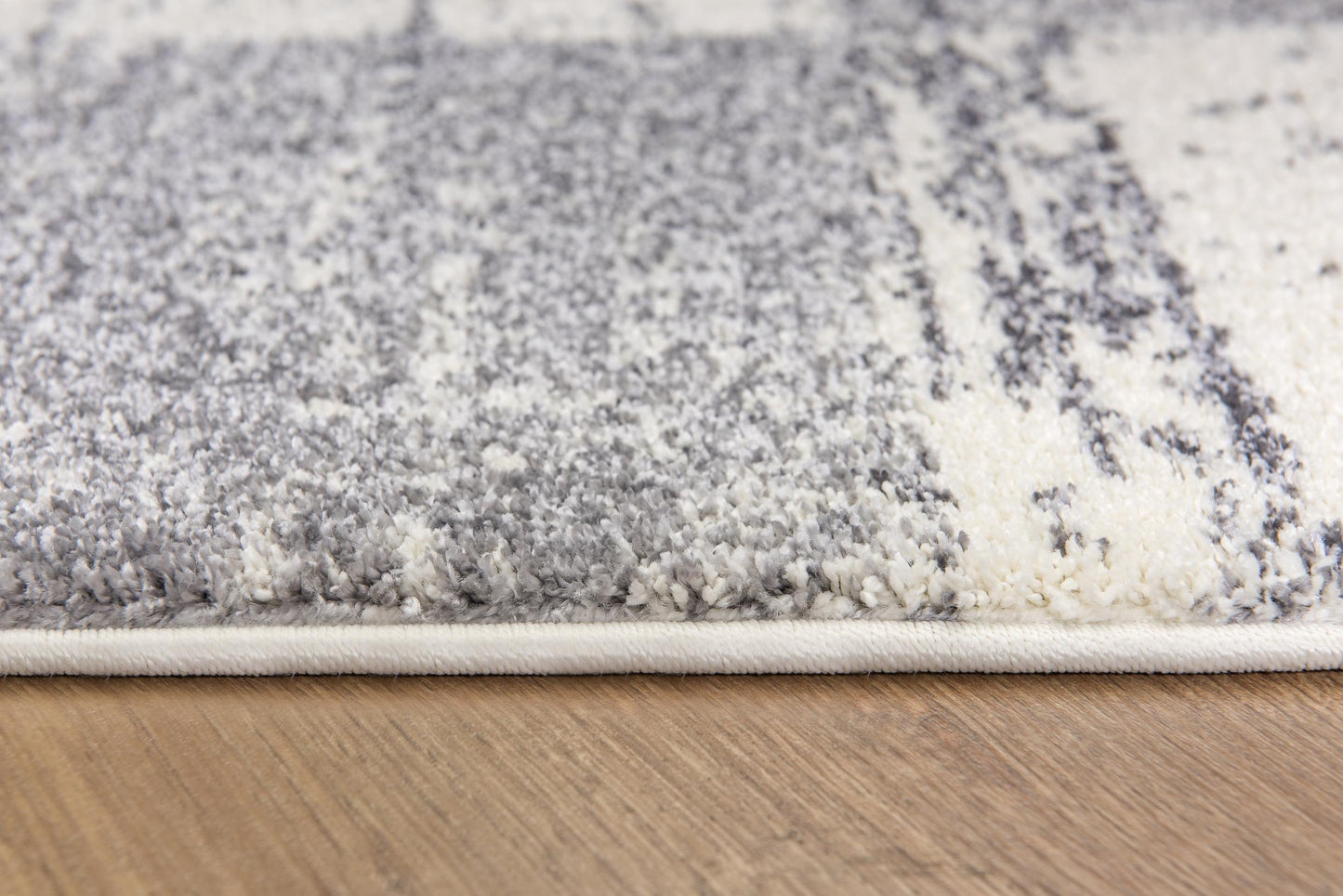 Prana Checkered Contemporary White and Grey Indoor Rug