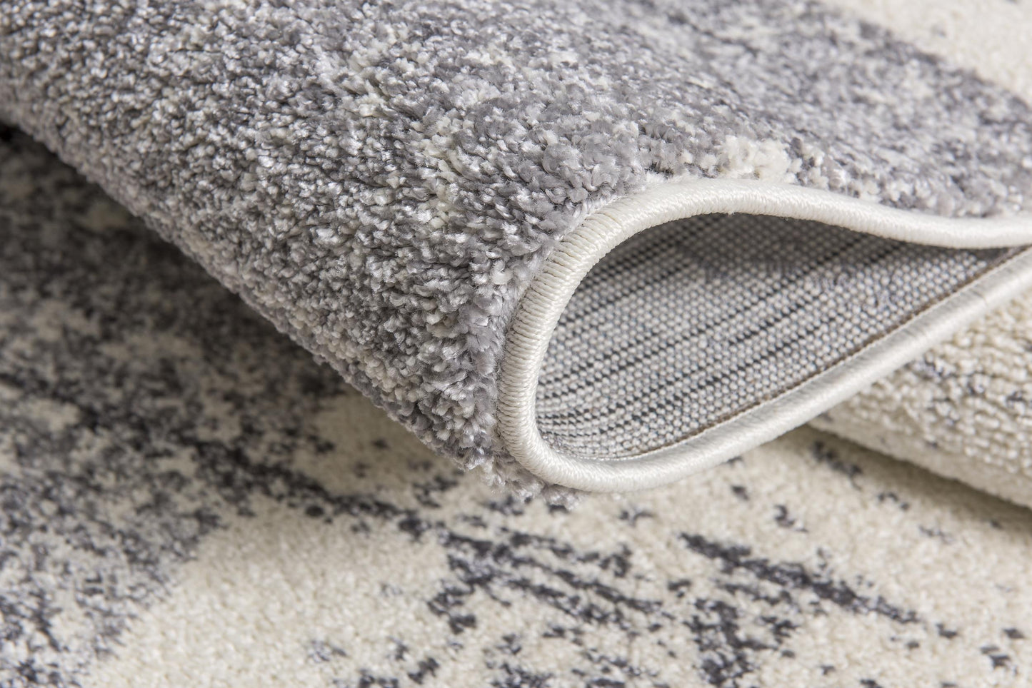 Prana Checkered Contemporary White and Grey Indoor Rug