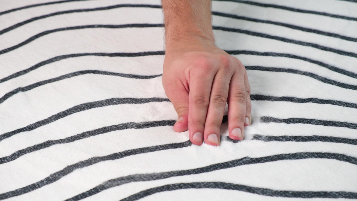 Nami Abstract Line Contemporary White and Black Indoor Rug