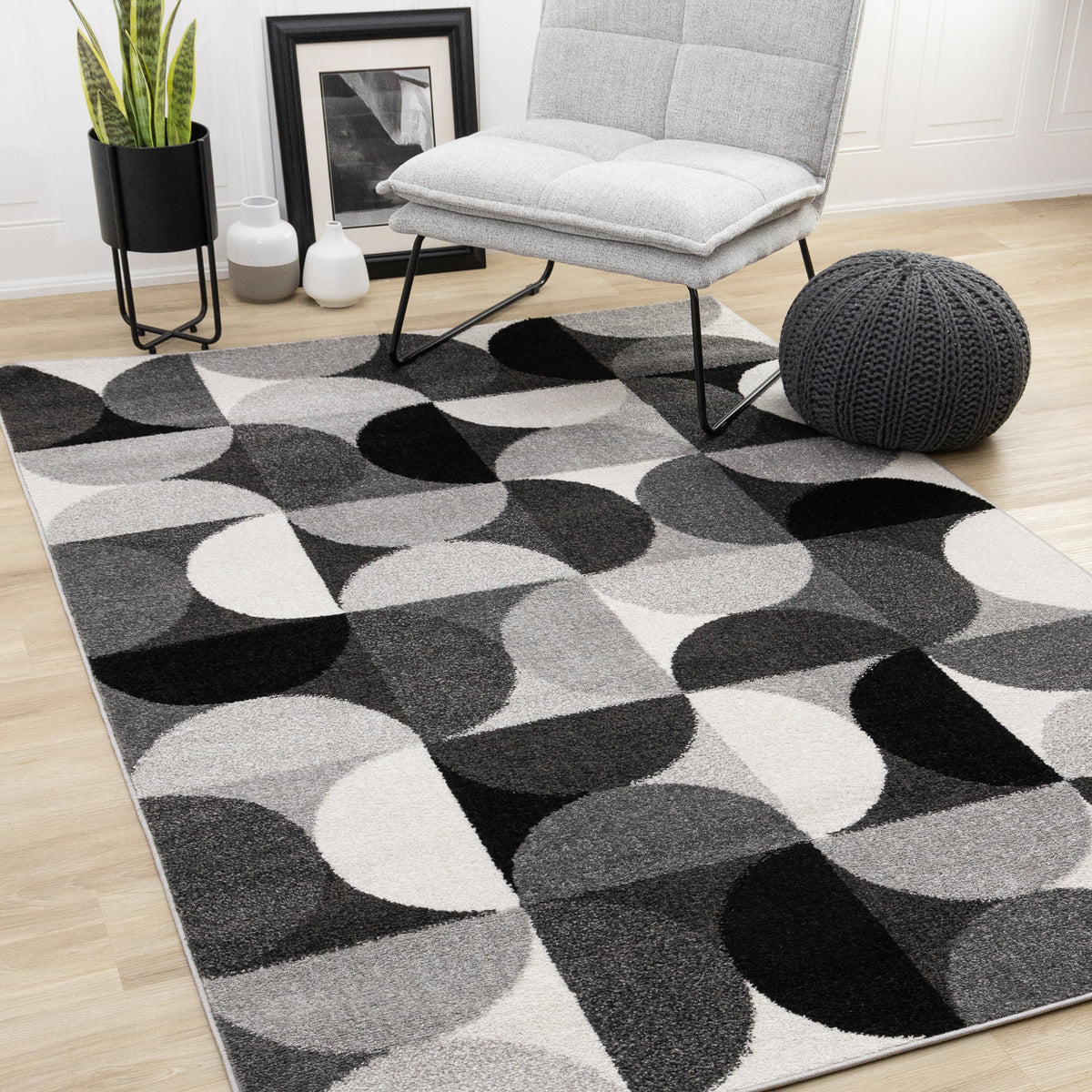 Tapis géométrique gris style milieu du siècle