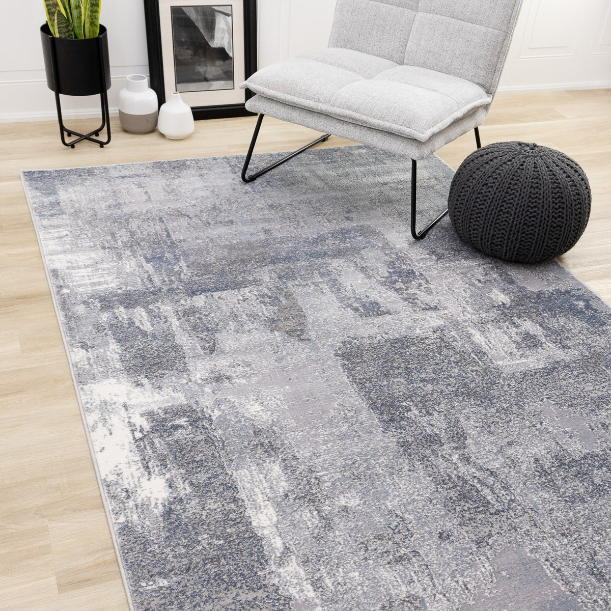 Tapis gris vieilli contemporain