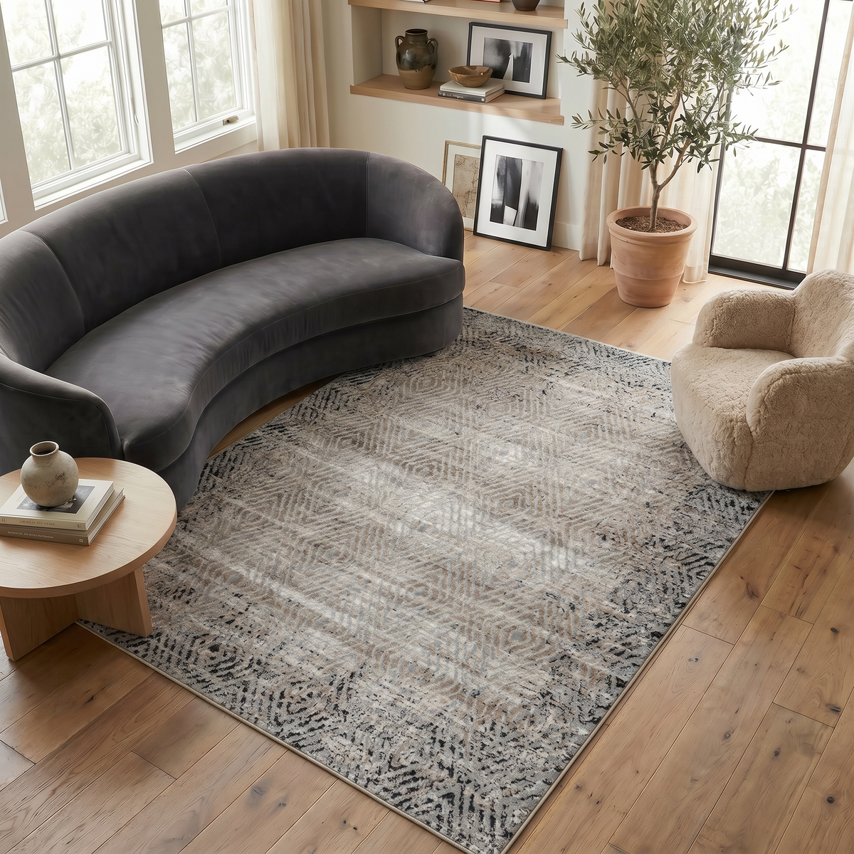 Ihsan Geometric Traditional Brown and Black Indoor Rug