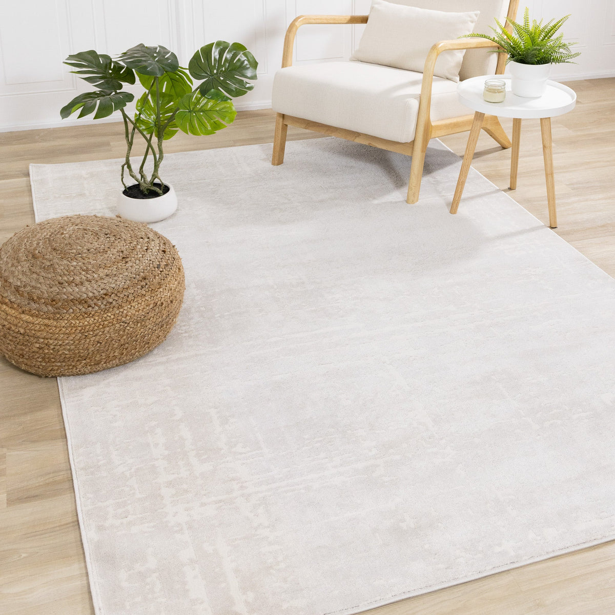 Alfombra moderna orgánica en tonos crema sólidos