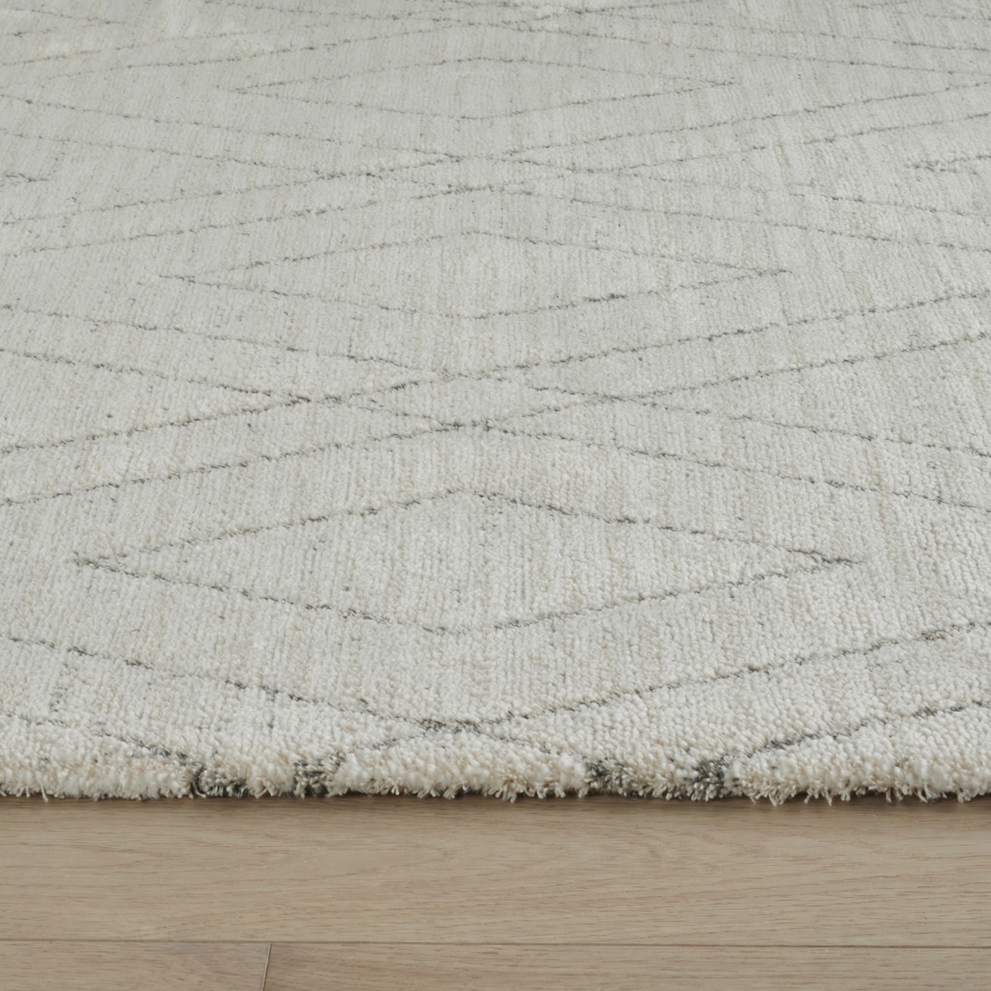Eirene Geometric Contemporary Beige and Grey Indoor Rug