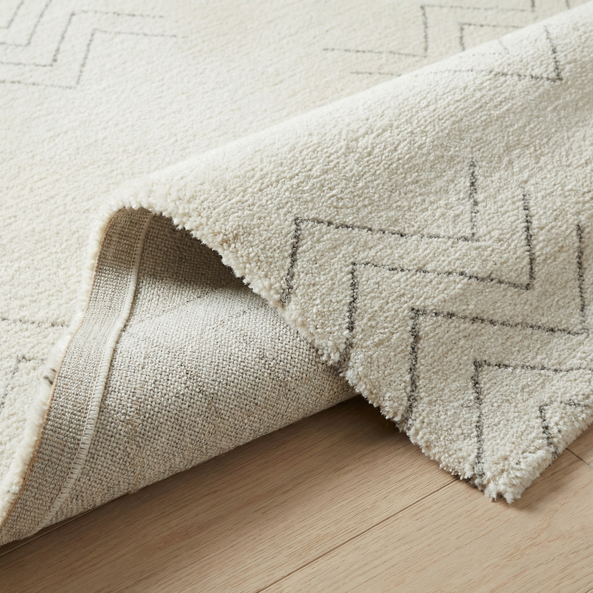 Kiva Chevron Modern Beige and Cream Indoor Rug