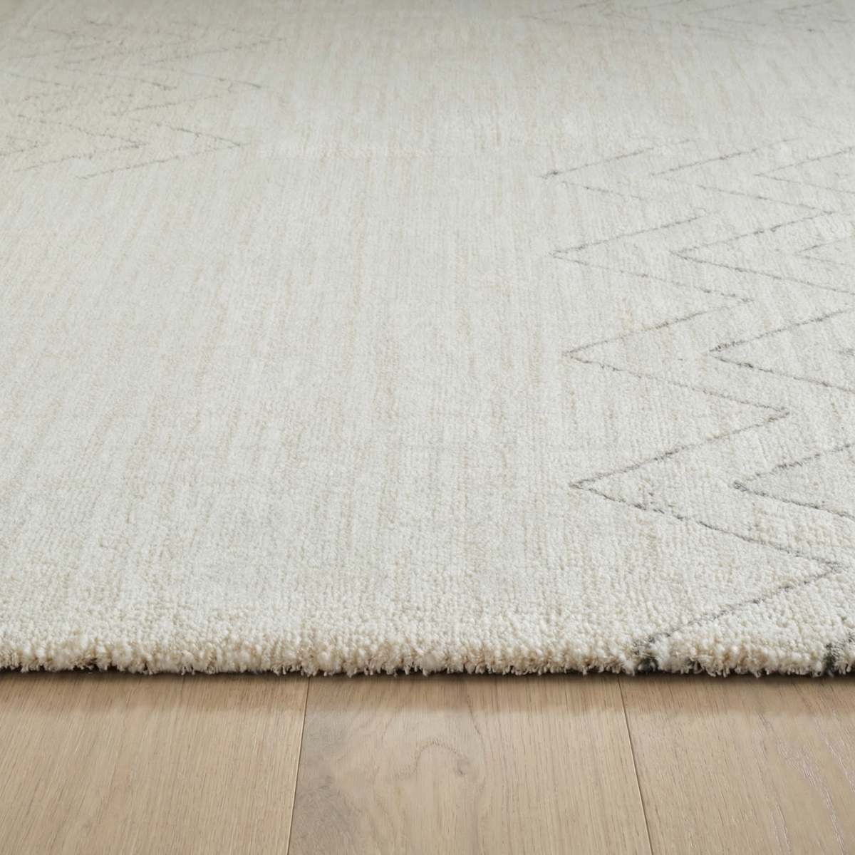 Kiva Chevron Modern Beige and Cream Indoor Rug