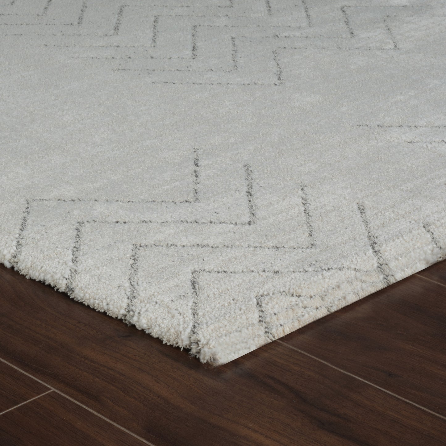 Kiva Chevron Modern Beige and Cream Indoor Rug