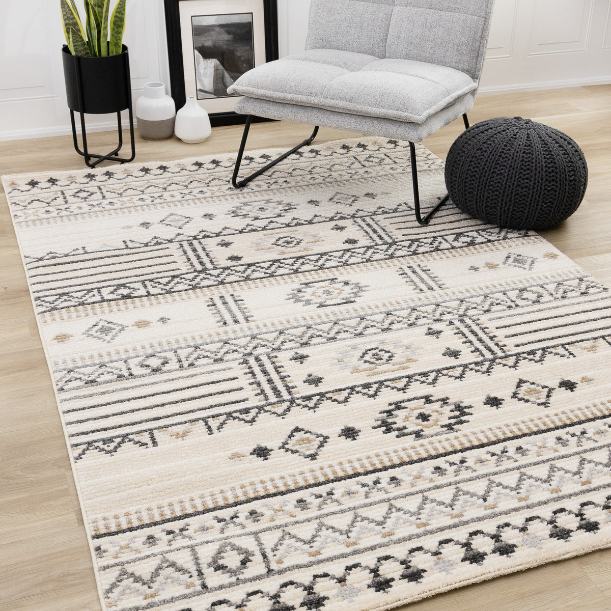 Tapis de style tribal du sud-ouest, couleur crème