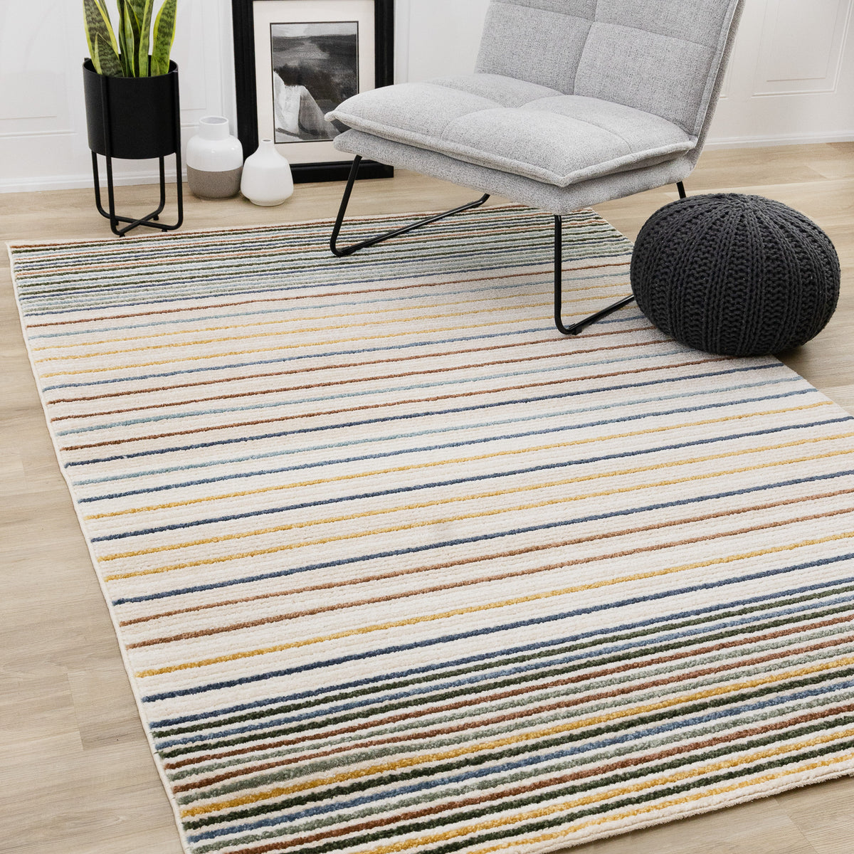 Alfombra contemporánea de rayas color crema