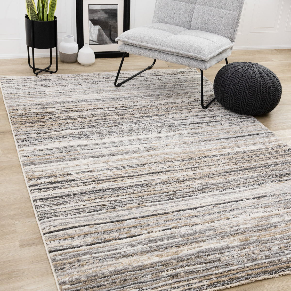 Alfombra contemporánea de rayas grises