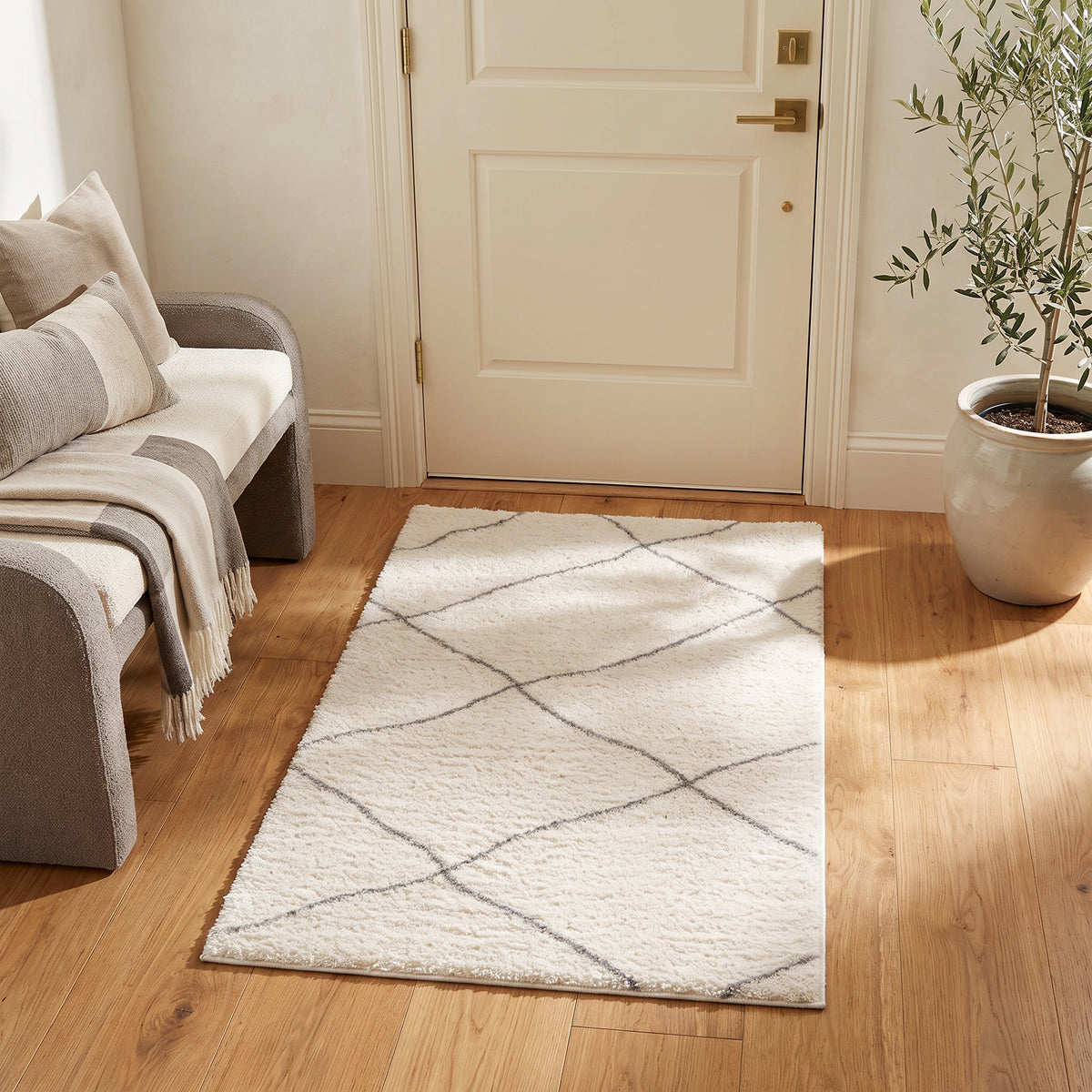Tapis Linea à treillis contemporain blanc et gris