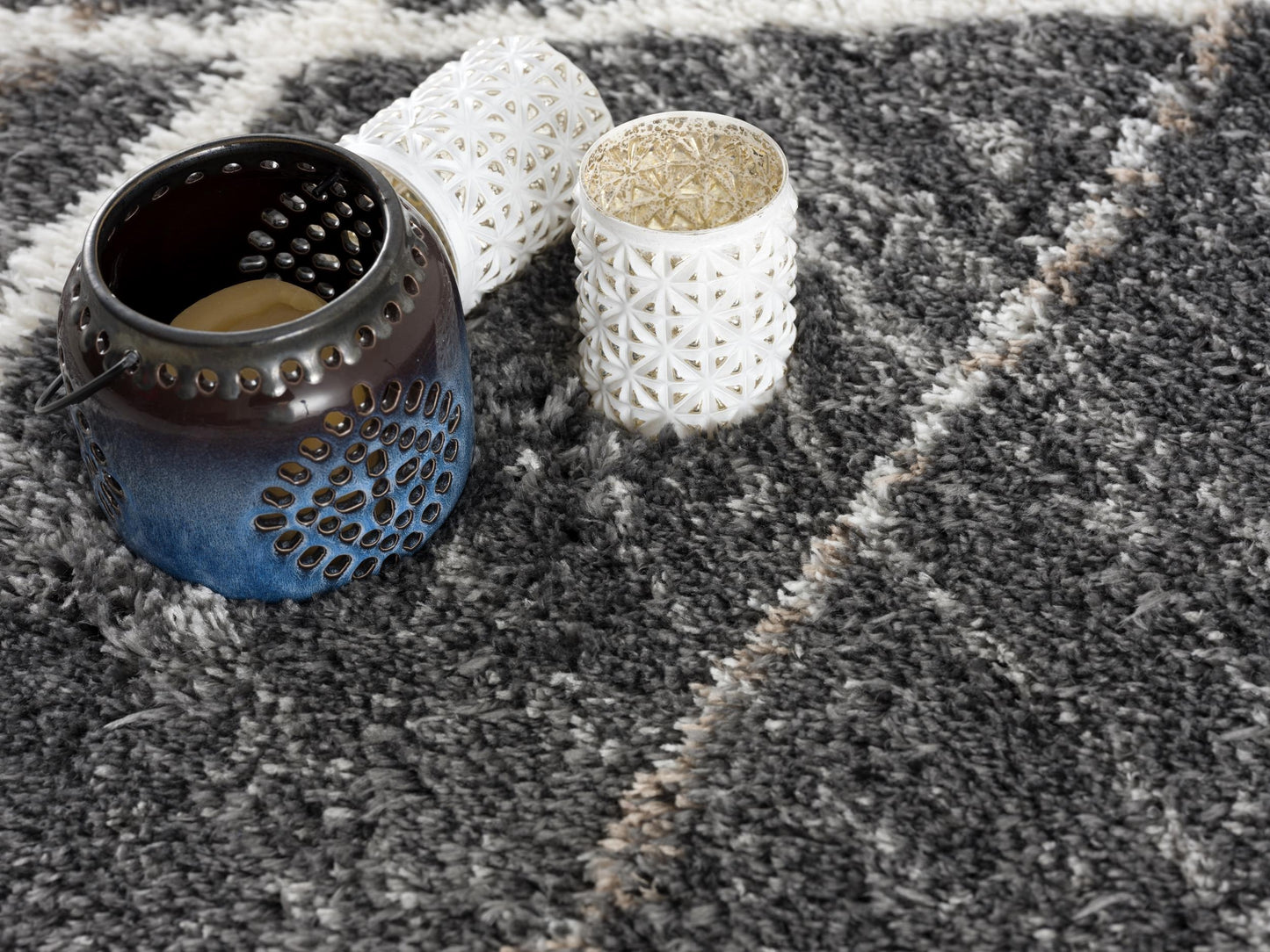 Alfombra peluda geométrica retro gris