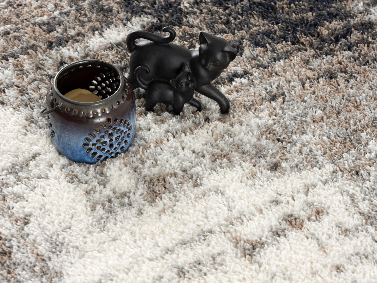 Alfombra retro abstracta de pelo largo gris