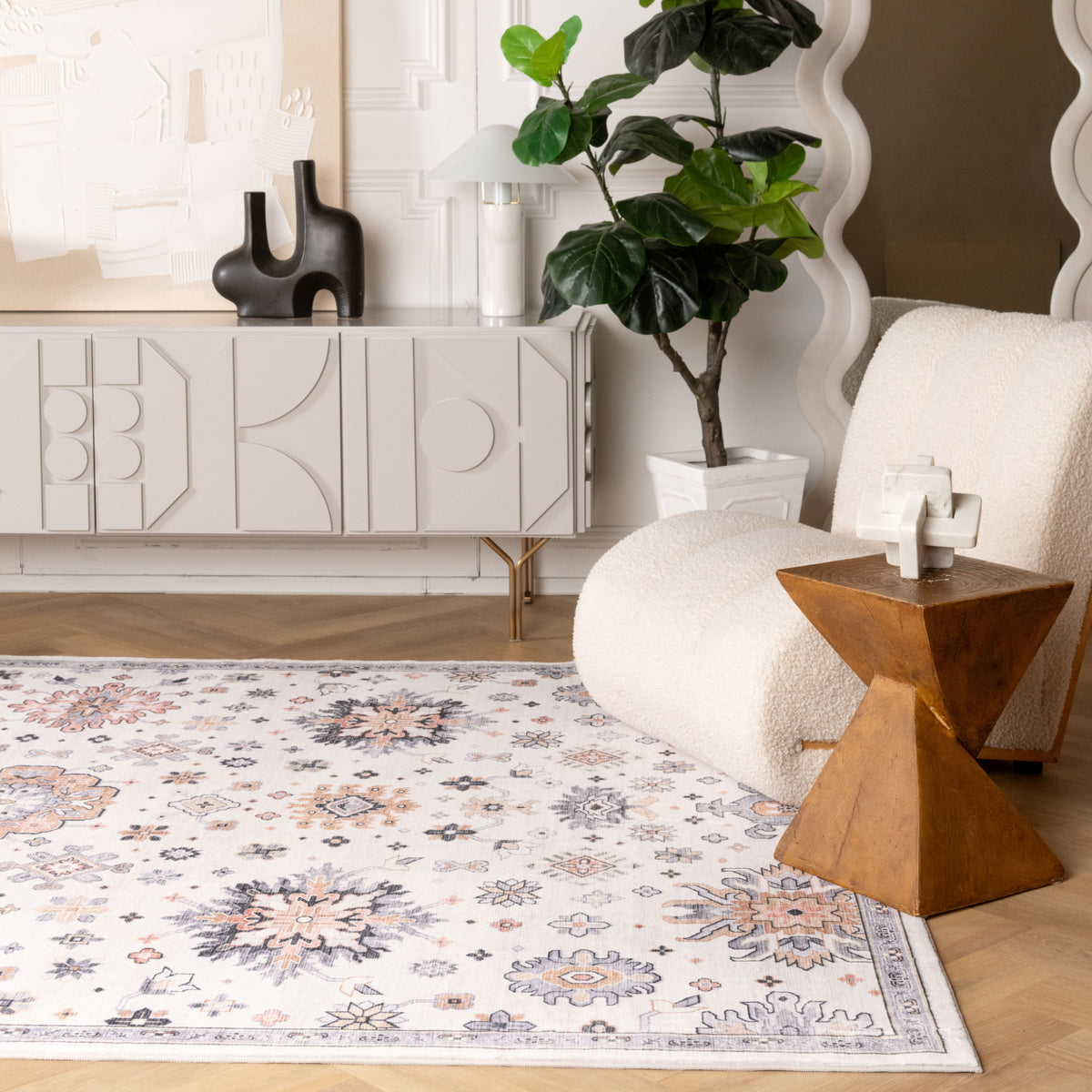 Roshin Medallion Traditional Cream and Gold Indoor Rug