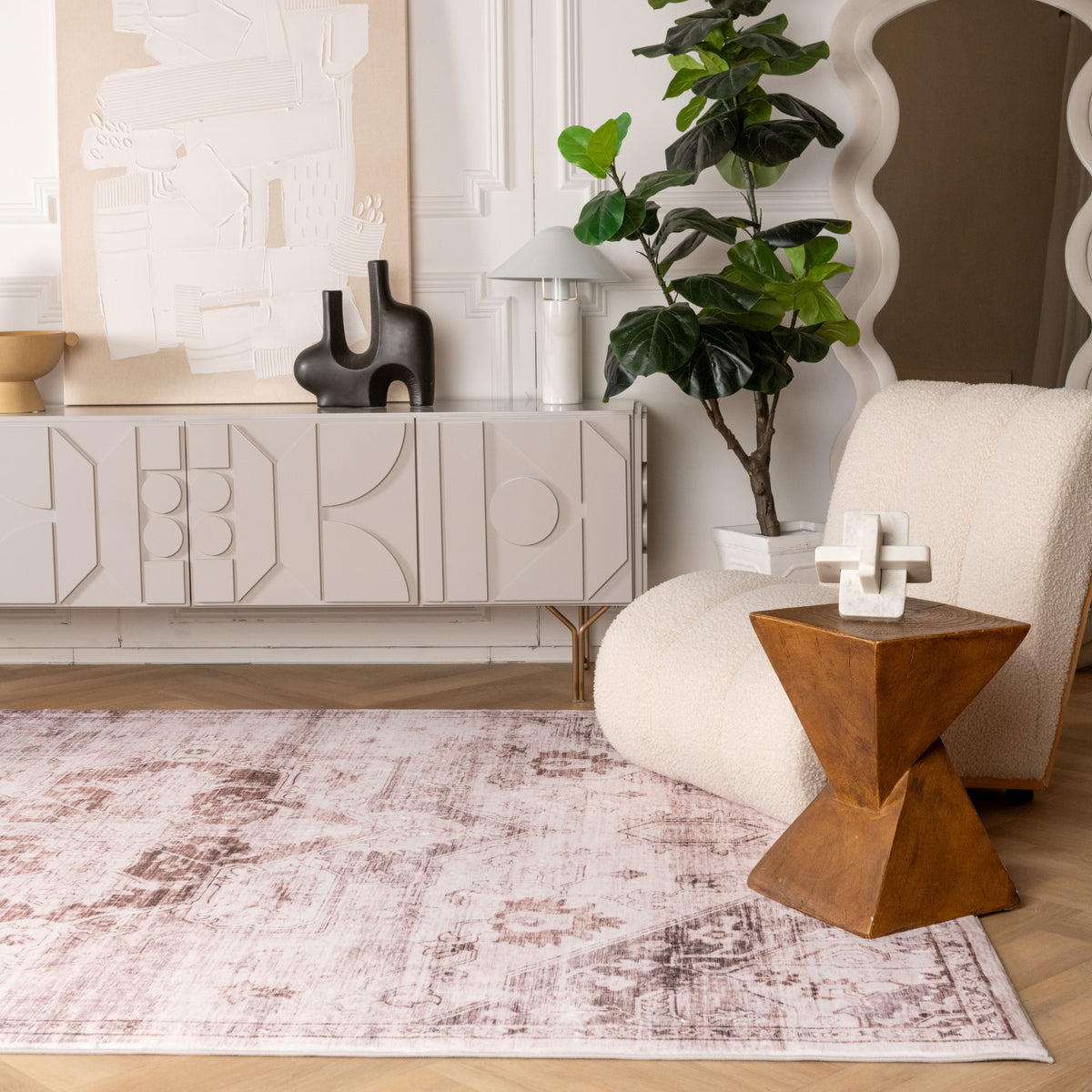 Sahra Distressed Medallion Traditional Brown and Cream Indoor Rug