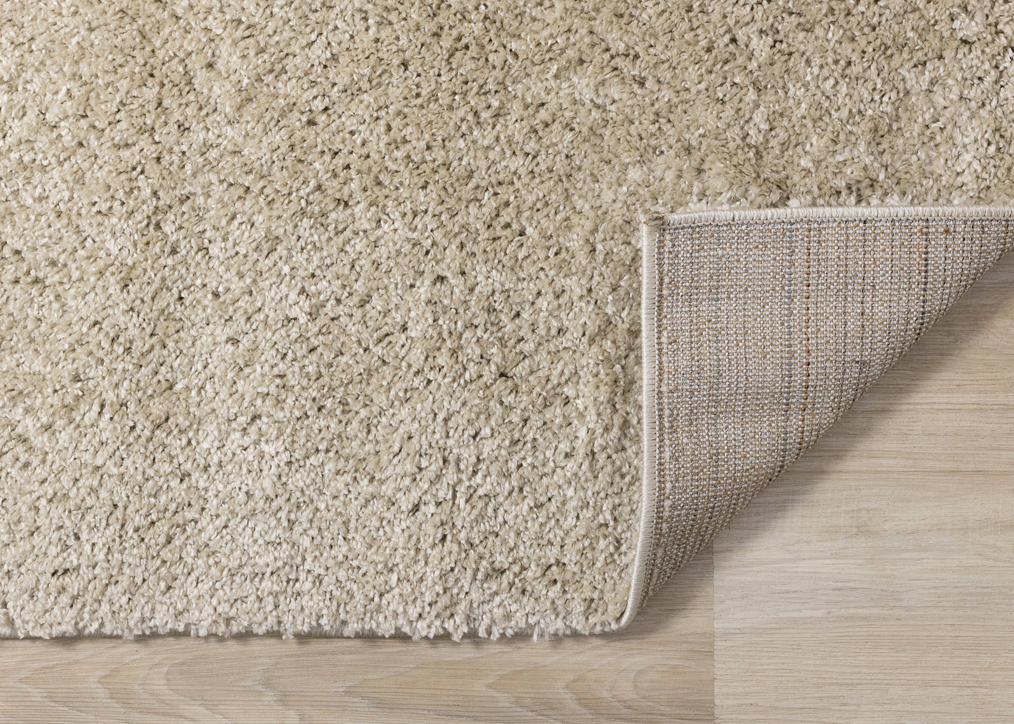 Alfombra moderna en tonos beige lisos