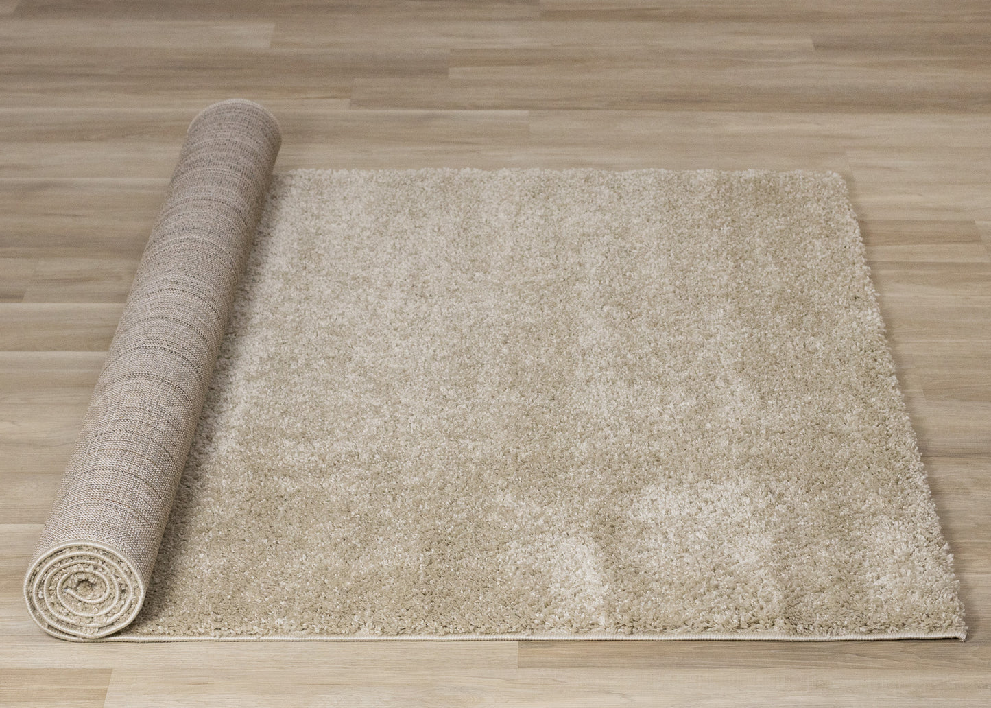 Alfombra moderna en tonos beige lisos
