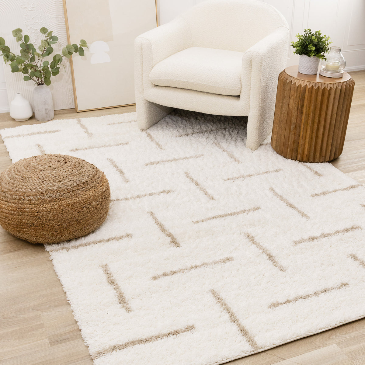 Tapis à rayures contemporaines ton sur ton crème uni