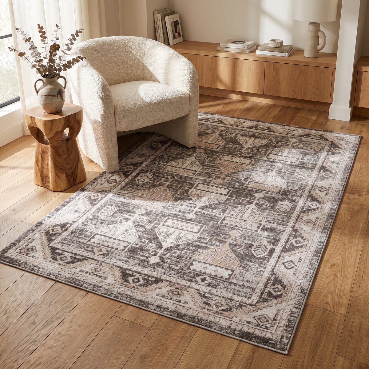 Karsin Oriental Traditional Grey and Beige Indoor Rug