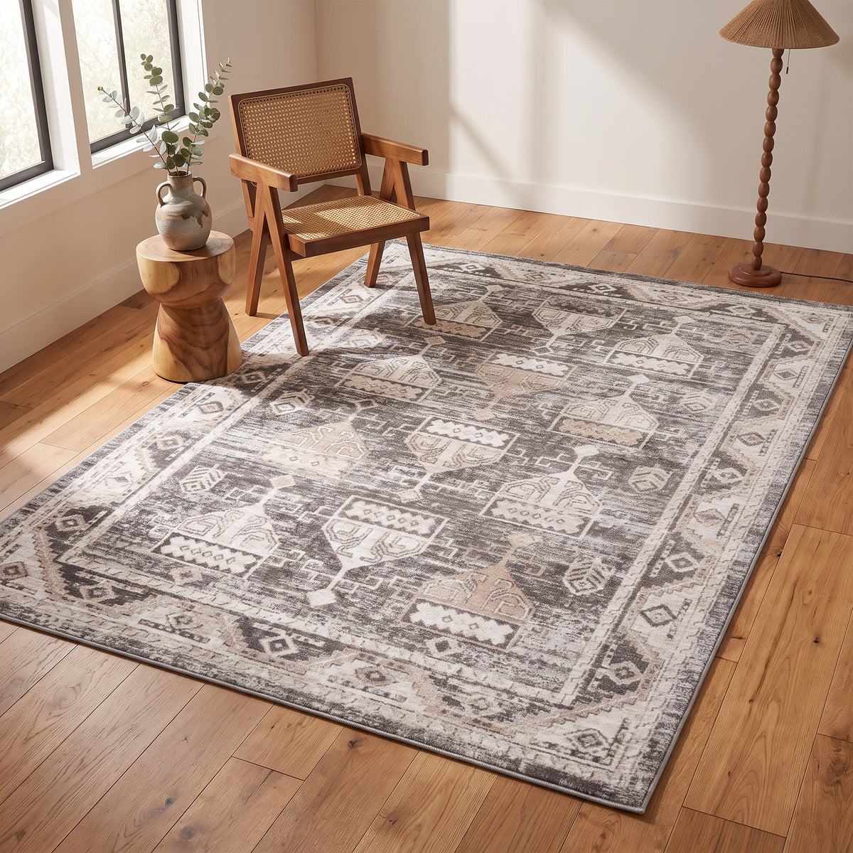 Karsin Oriental Traditional Grey and Beige Indoor Rug