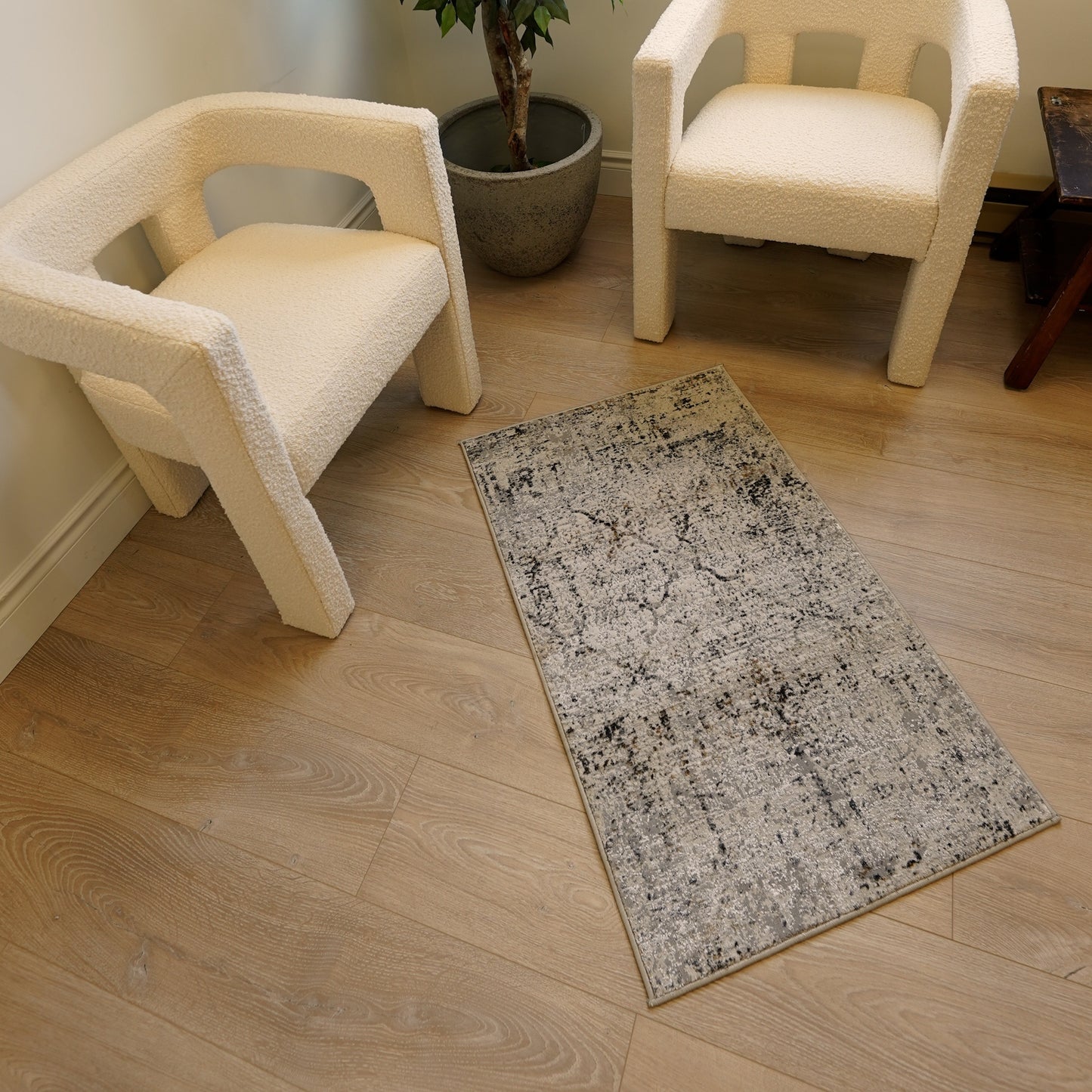 Mirelle Distressed Trellis Contemporary Grey and Cream Indoor Rug-10