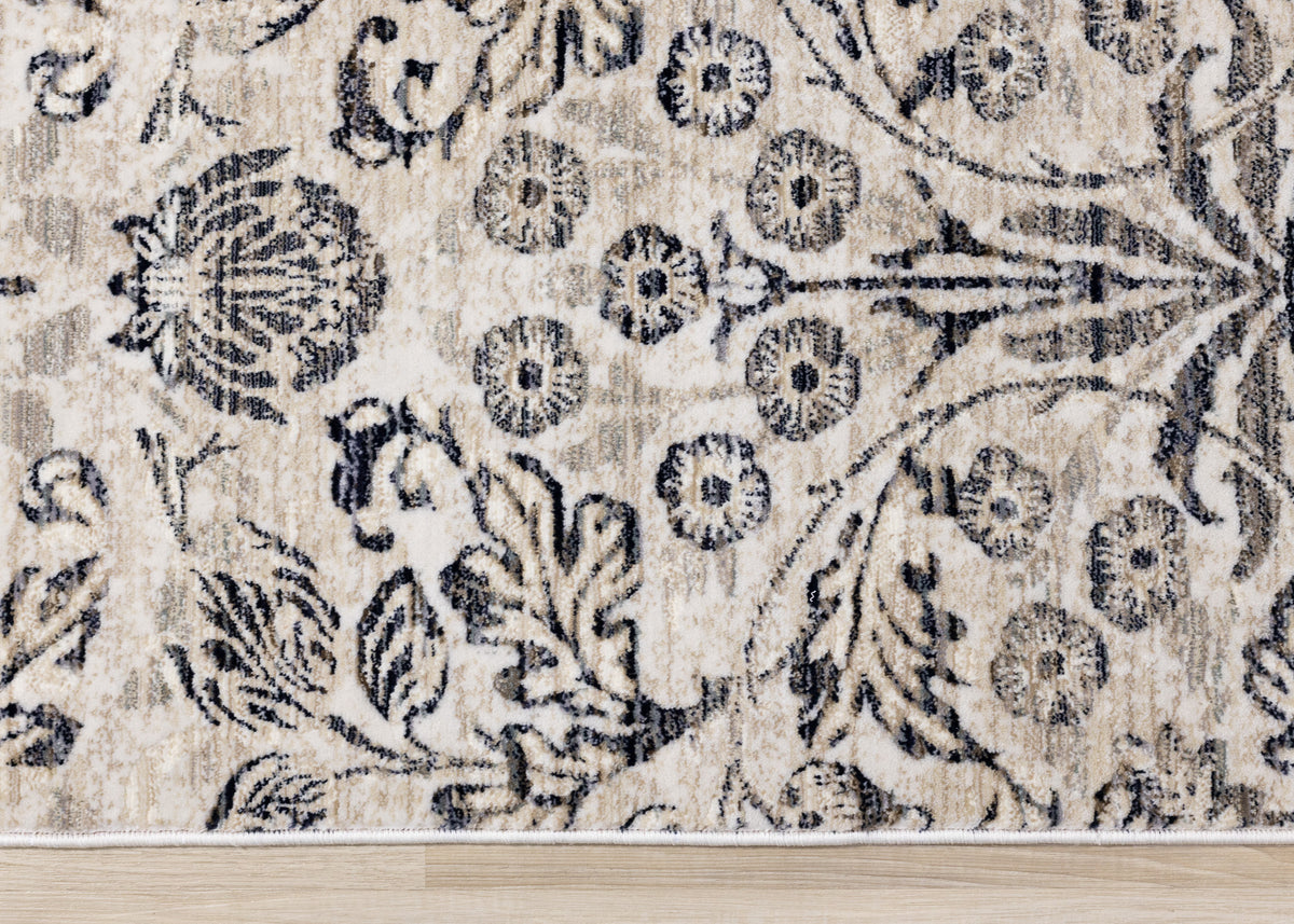 Classic Traditional Cream Area Rug