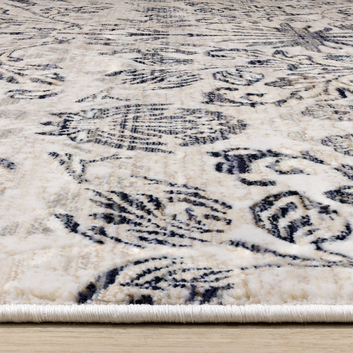 Classic Traditional Cream Area Rug