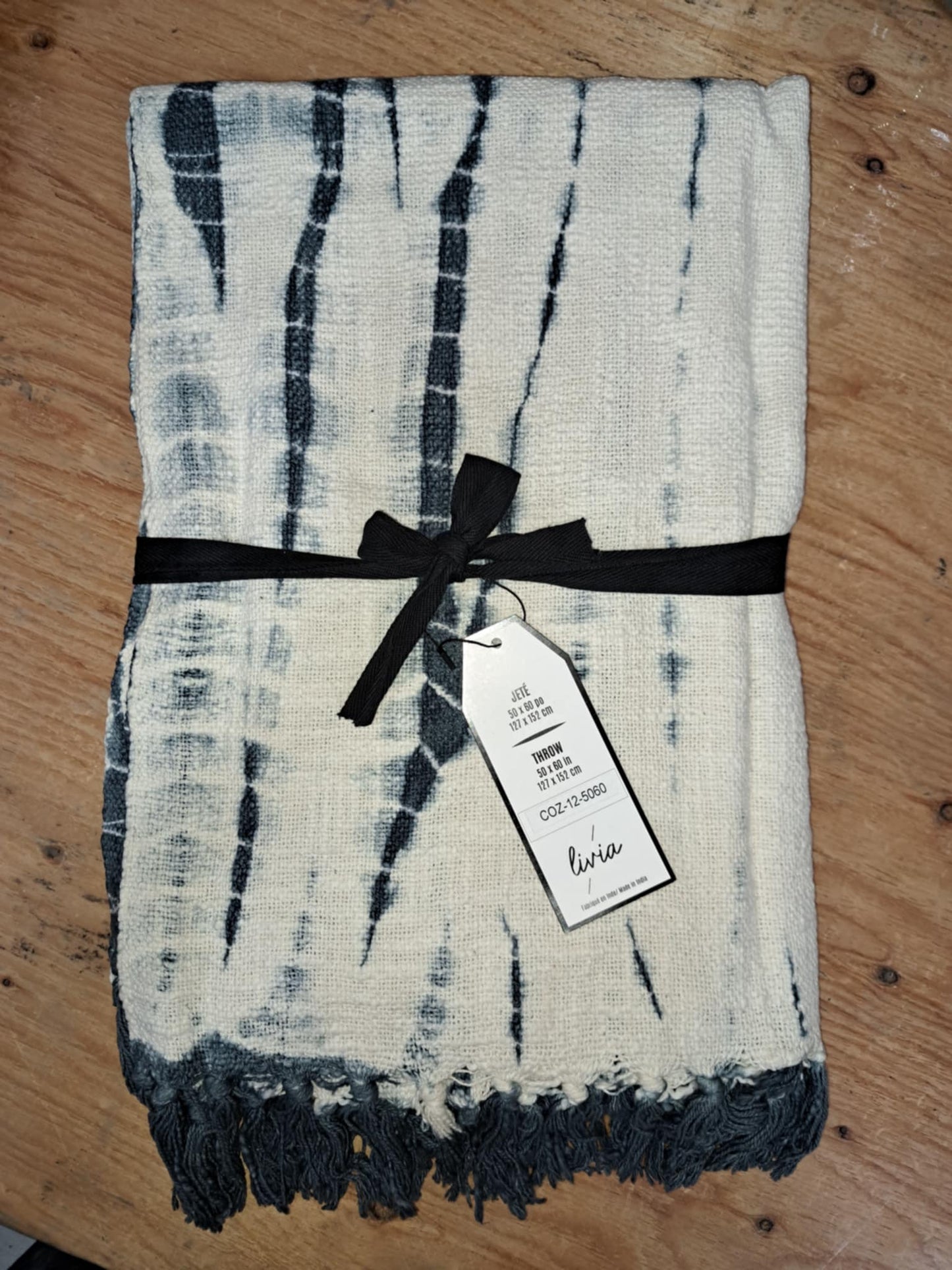 Decorative Throw Black and white