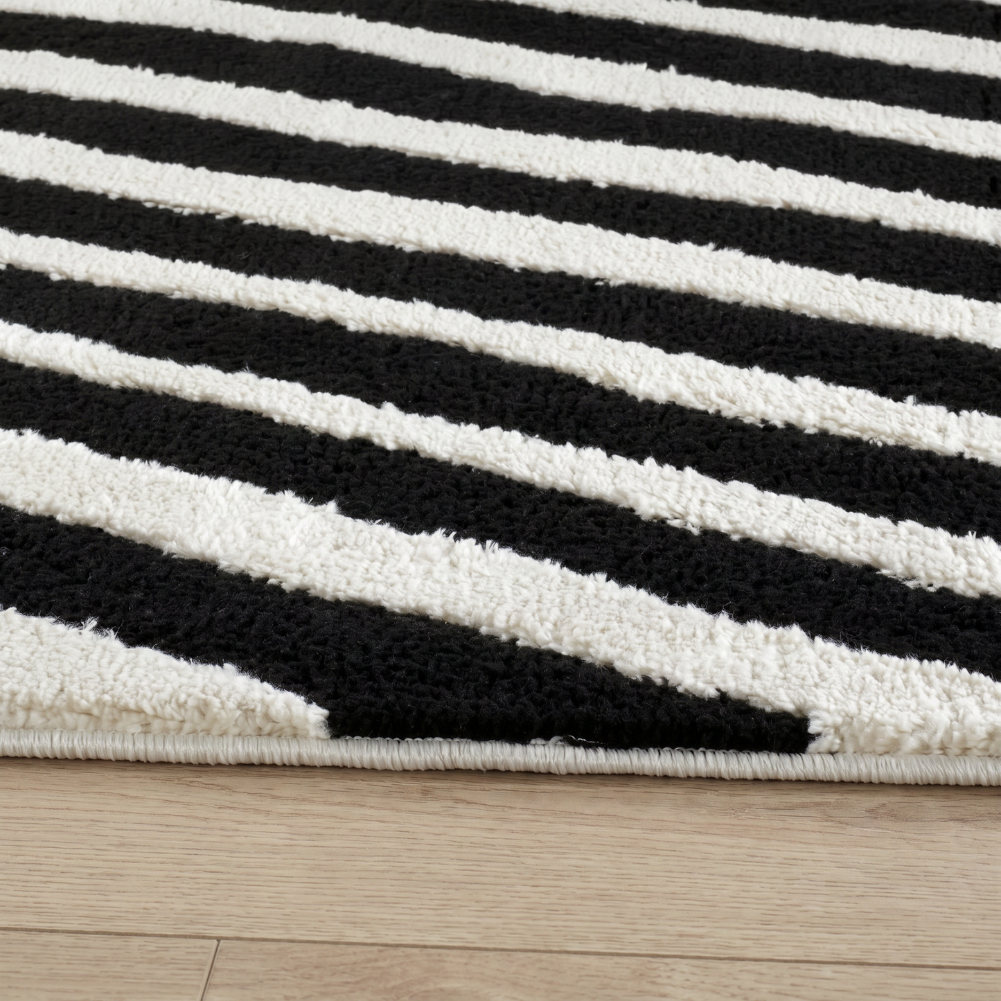 Tapis moderne Domus Zebra Print noir et blanc