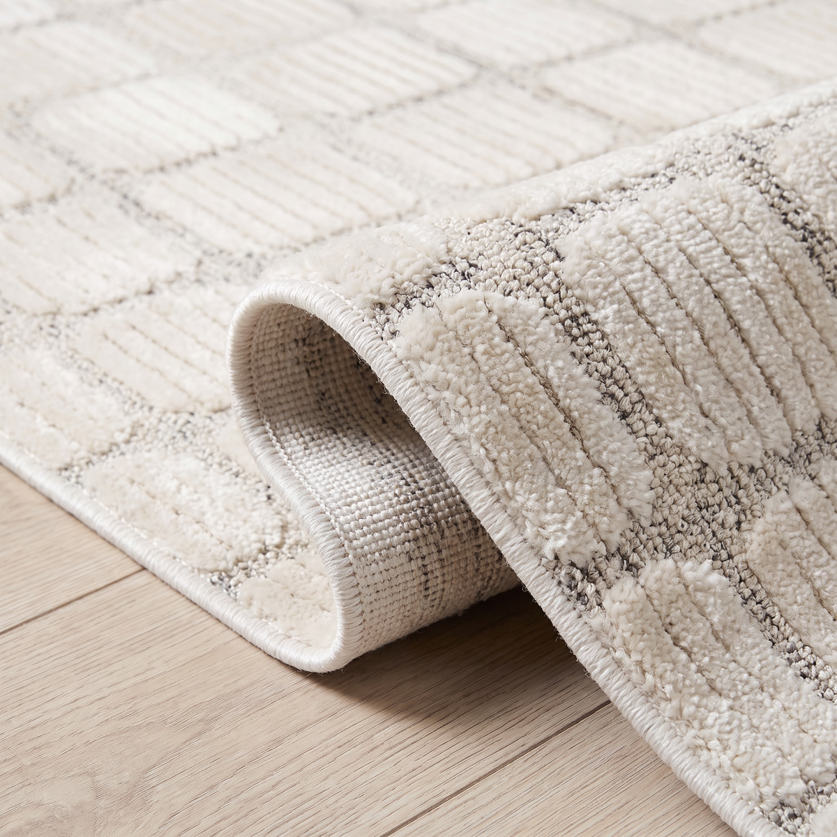 Seranova Checkered Modern Beige Indoor Rug
